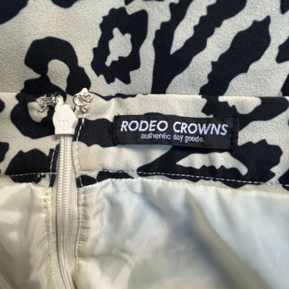 Rodeo Crowns Women’s Animal Print Flared Skirt Medium Beige/Black Knee Length - Picture 3 of 9